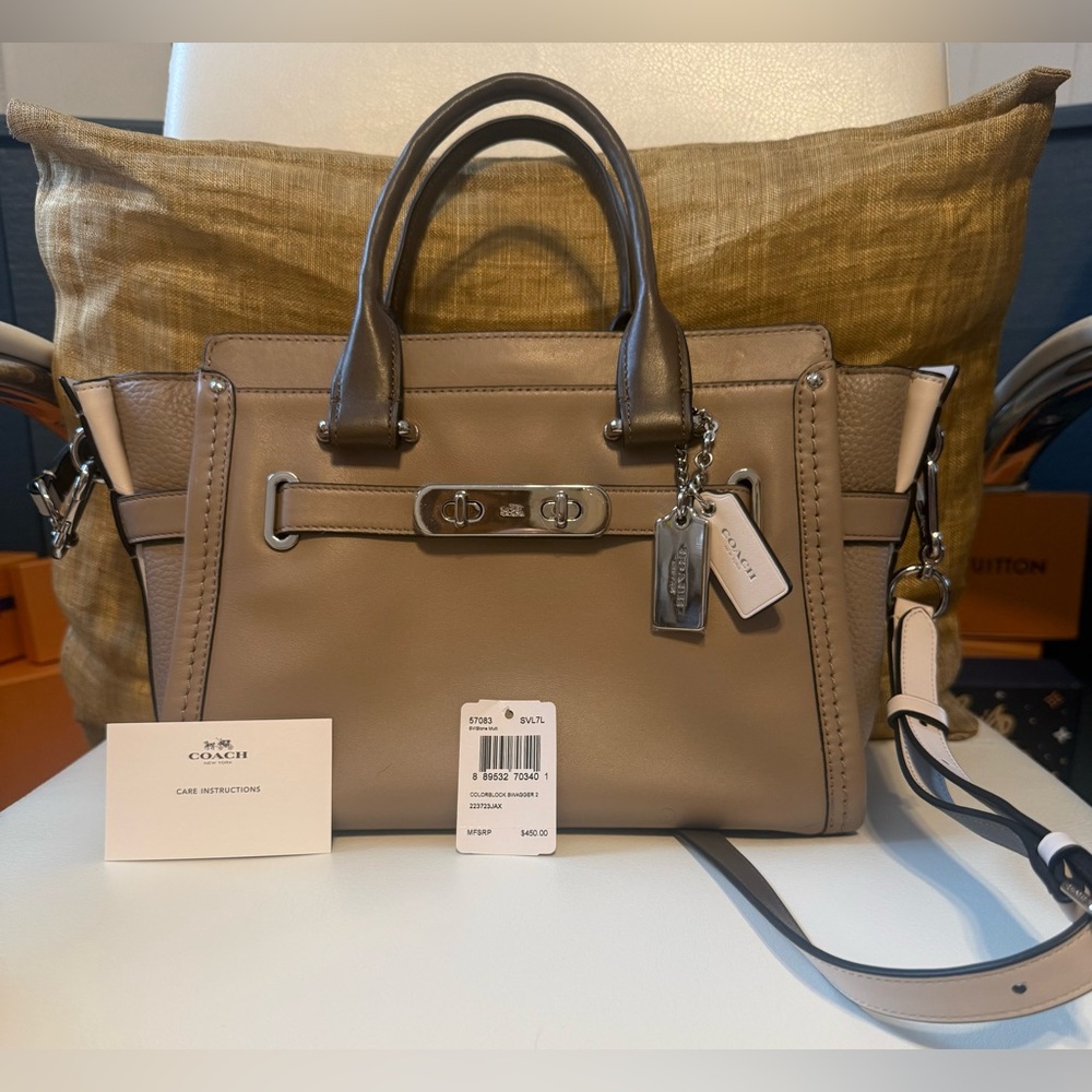 Coach Swagger 27 Satchel / Crossbody - Picture 12 of 13